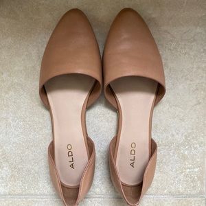 Nude/Light Brown Flats